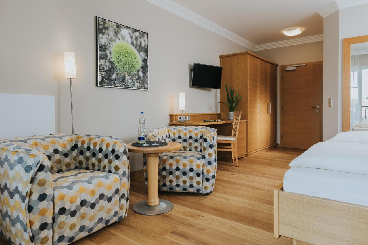 Ortner'S Resort باد فسينغ المظهر الخارجي الصورة A typical room at the Hotel Waldhaus Flims