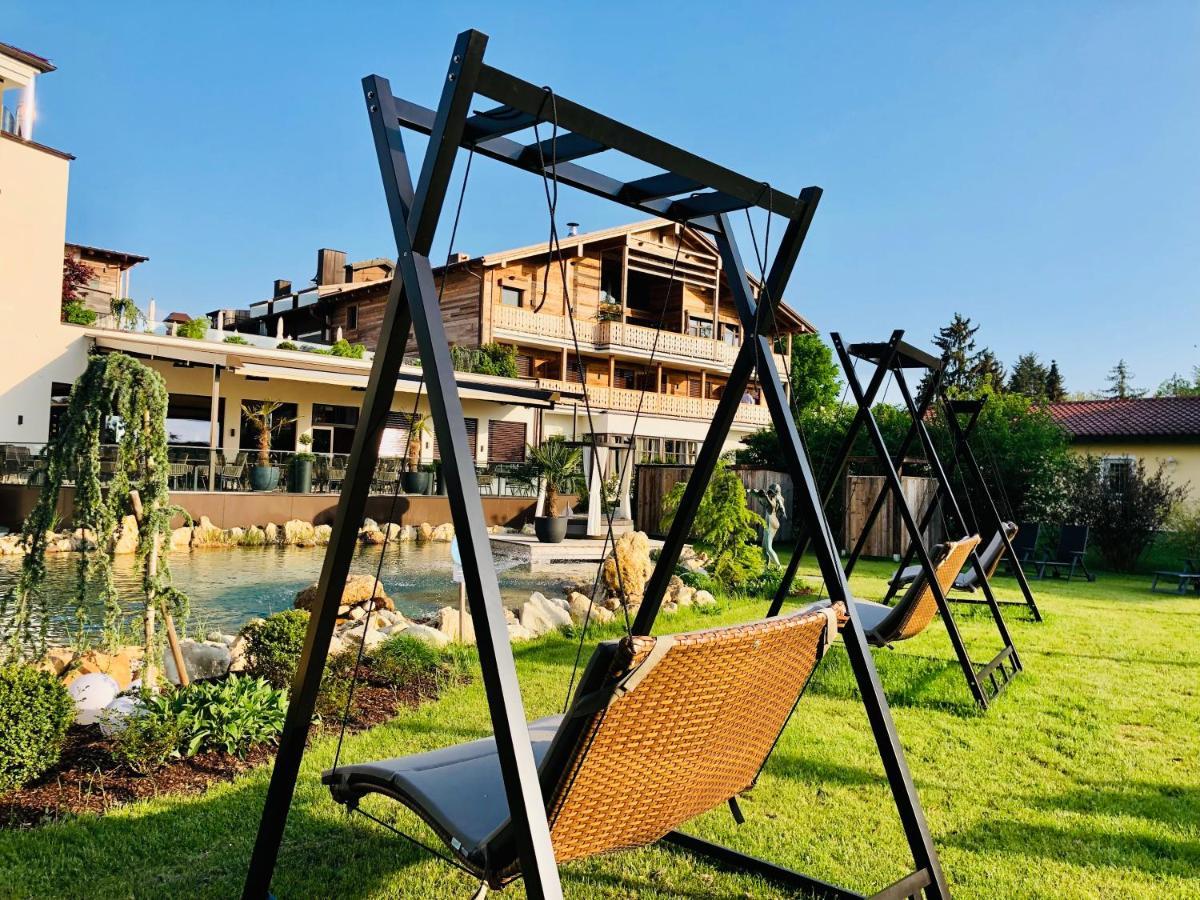 Ortner'S Resort باد فسينغ المظهر الخارجي الصورة A swing