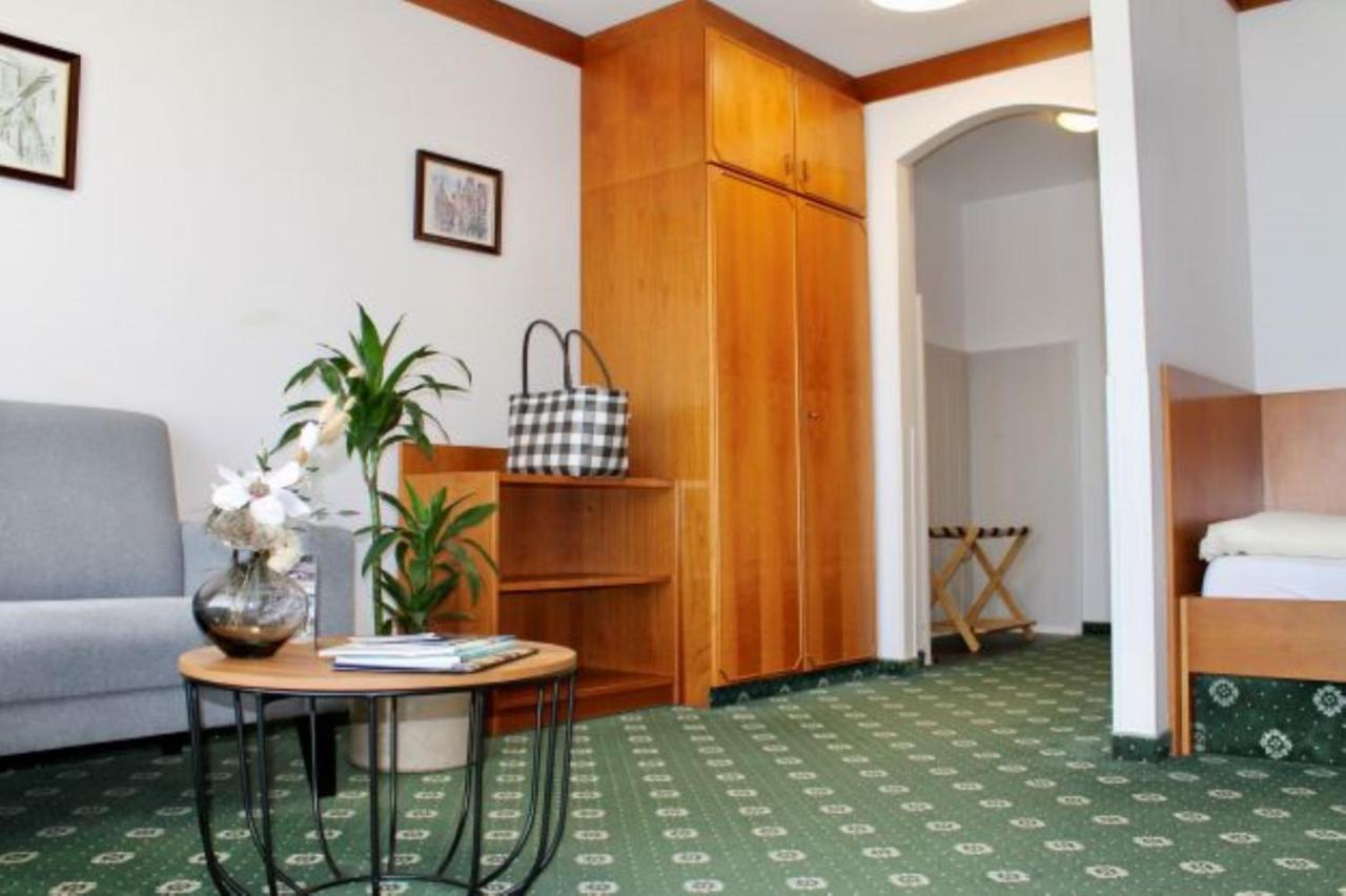 Ortner'S Resort باد فسينغ المظهر الخارجي الصورة A typical hotel room