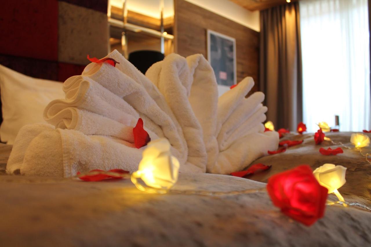Ortner'S Resort باد فسينغ المظهر الخارجي الصورة A towel swan
